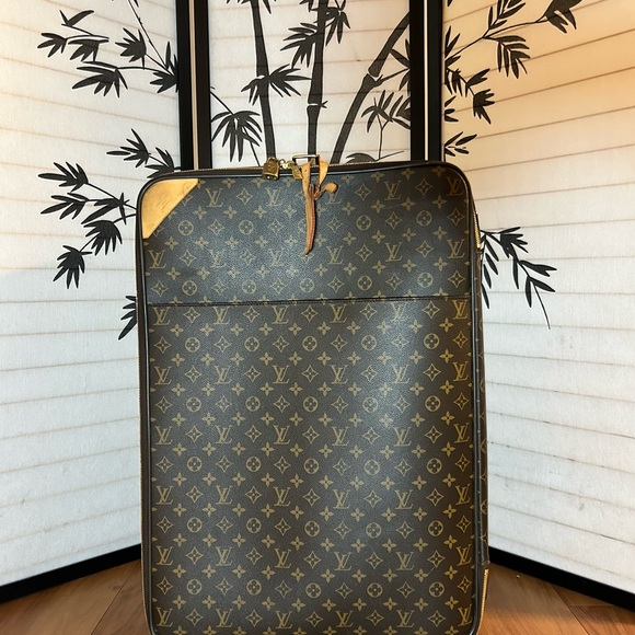 Louis Vuitton Brown Monogram Men's Bag - Picture 1 of 6